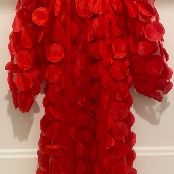 Souk & Sépia red 3-D petal off the shoulder dress - Picture 9 of 11
